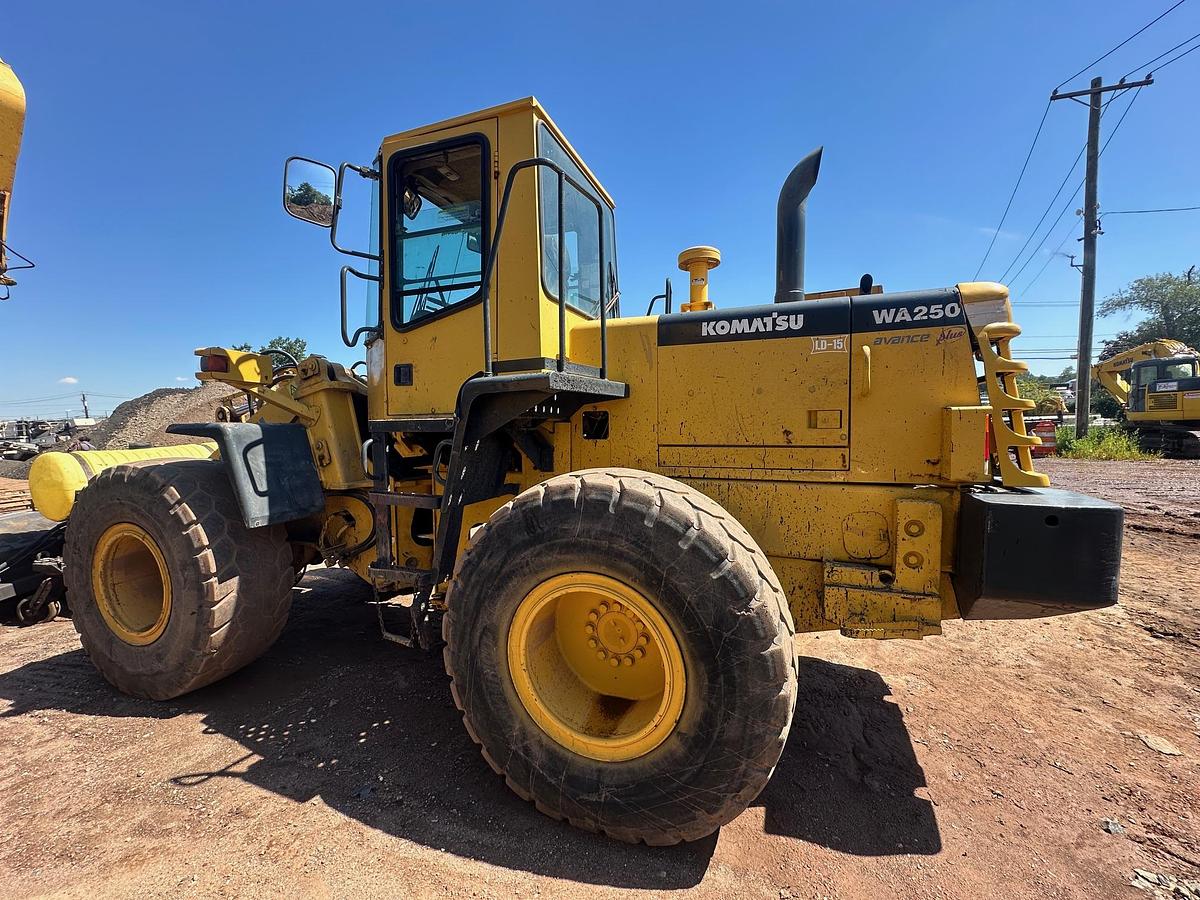 Used 2002 KOMATSU WA-250-3MC