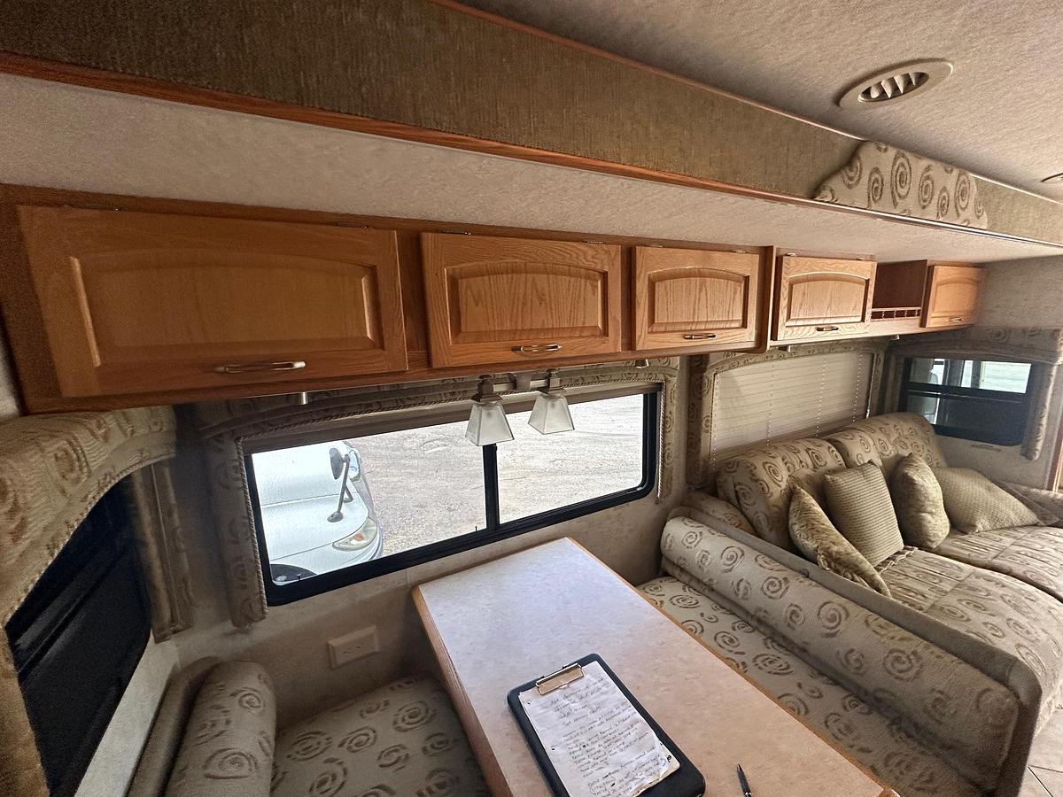 Used 2005 WINNEBAGO Suncruiser