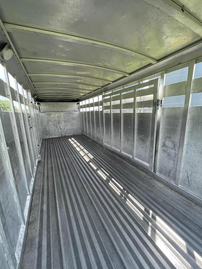 Used 2000 SOONER 27 foot 20x6.95 Ranch GN