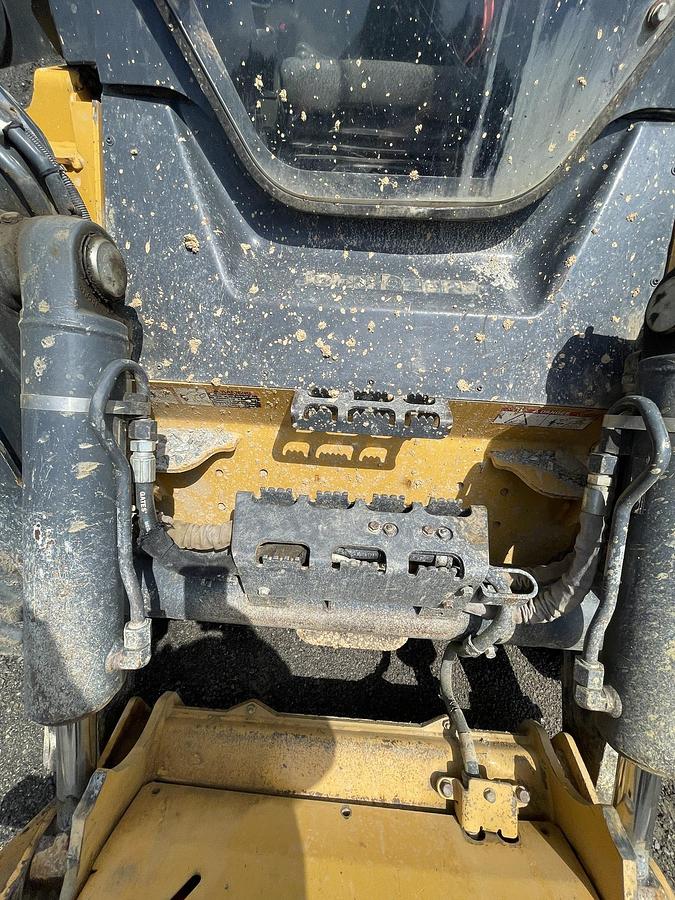 Used 2022 JOHN DEERE 333G