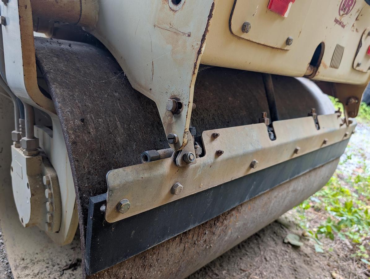 Used 2002 PUCKETT MFG 560