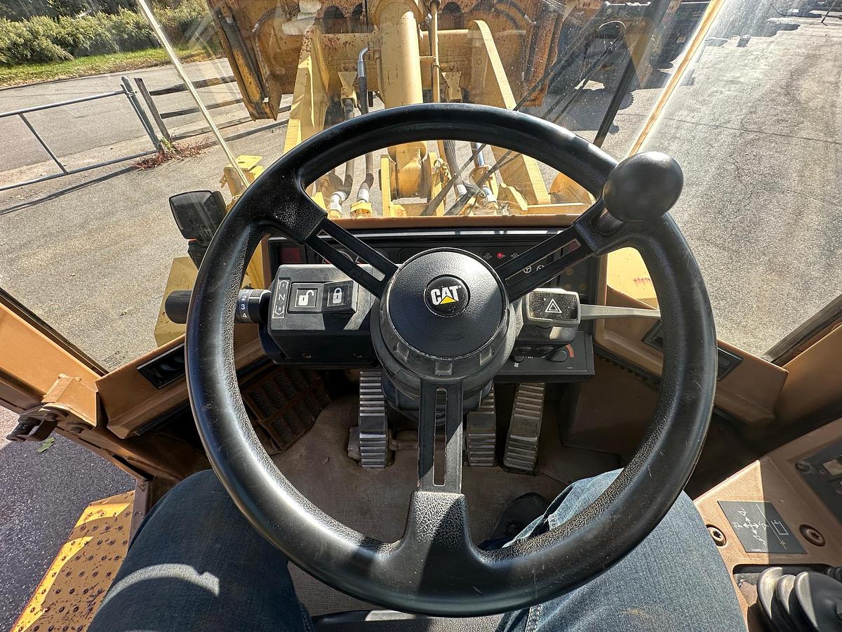 Used 1994 CATERPILLAR 938F