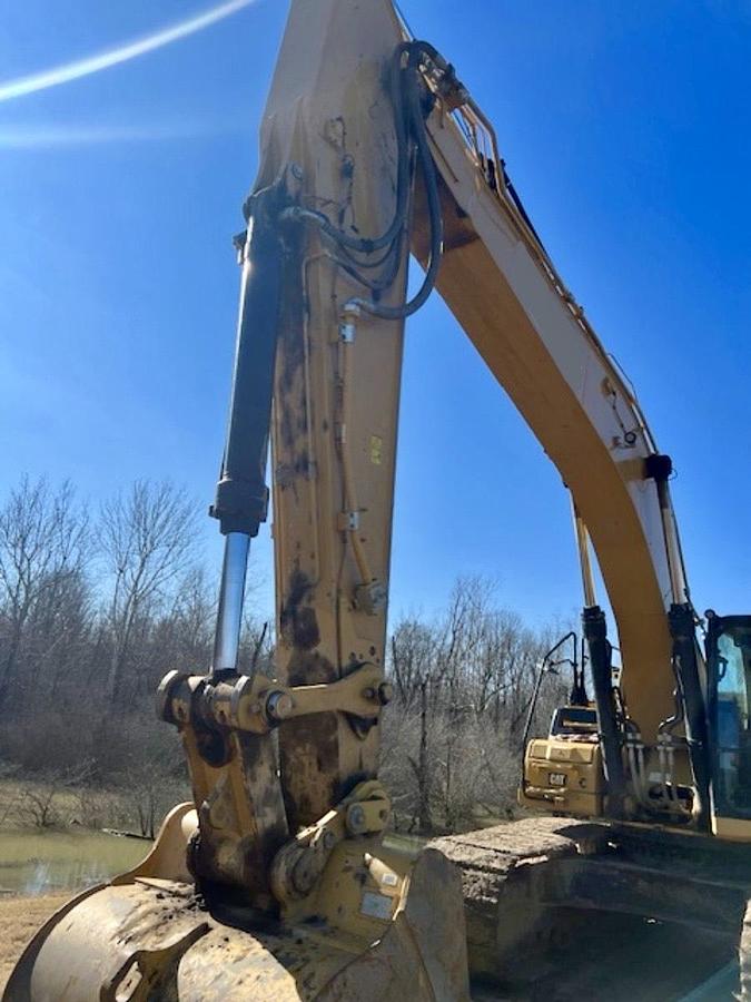 Used 2019 CATERPILLAR 336
