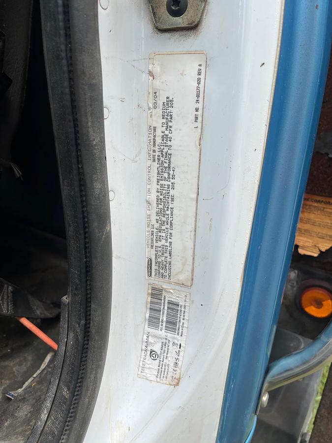 Used 2004 FREIGHTLINER M2 Business Class