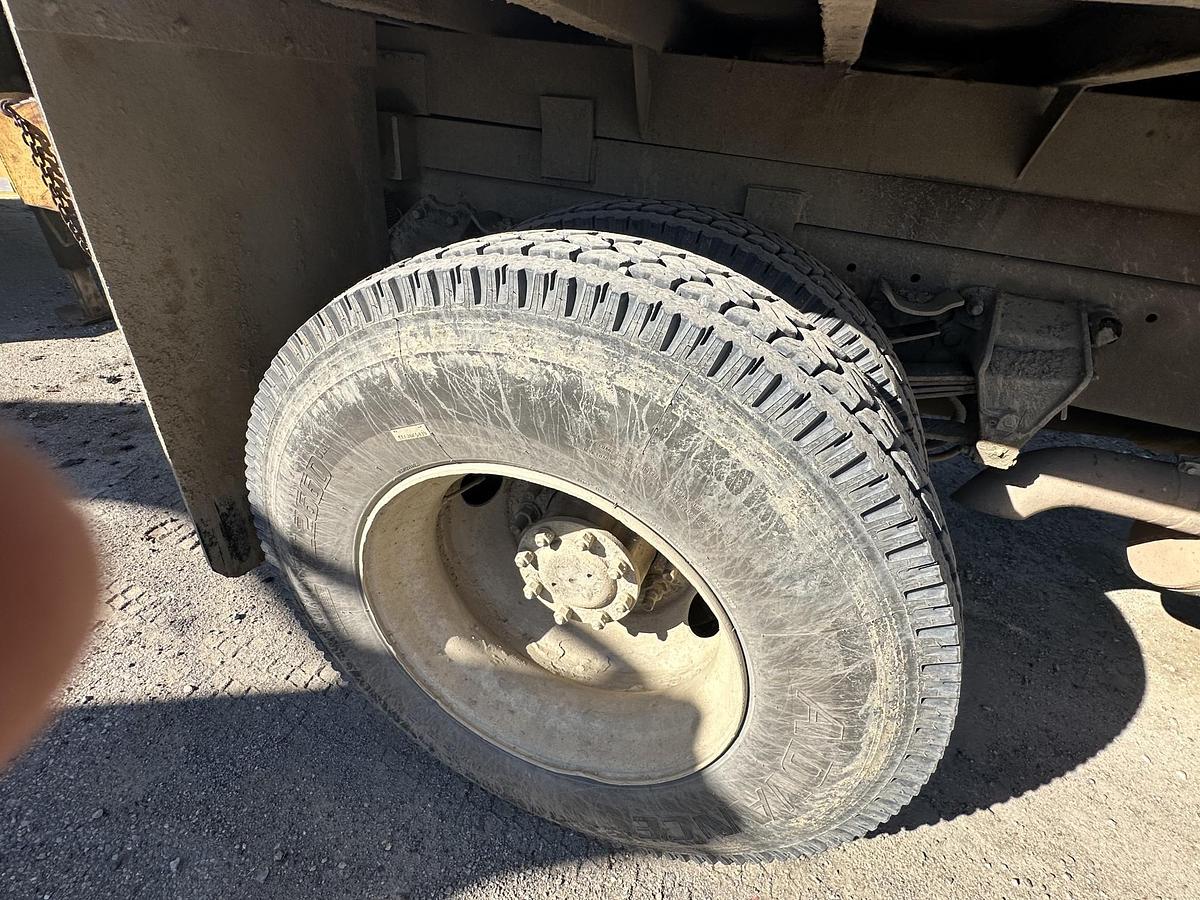 Used 2000 STERLING AT9513