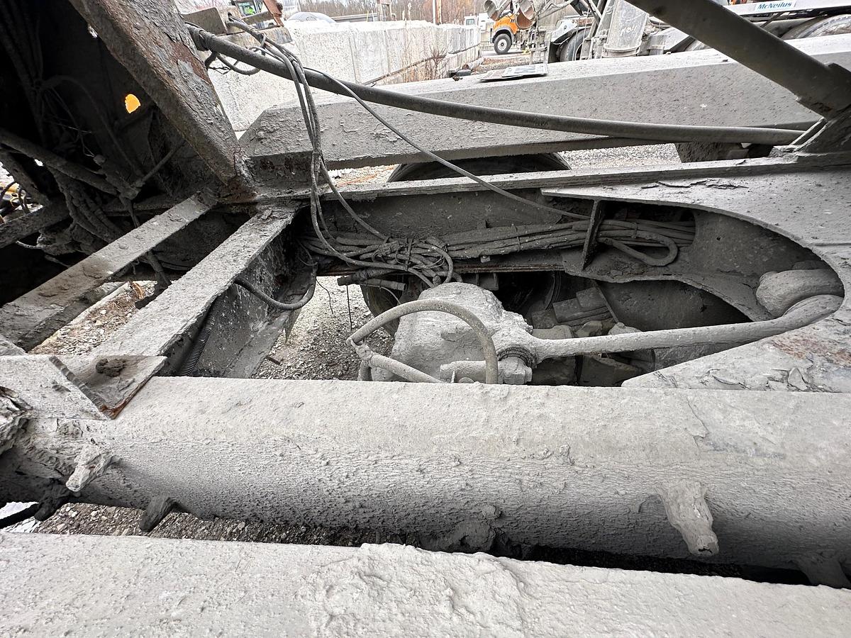 Used 2001 MACK DM690S