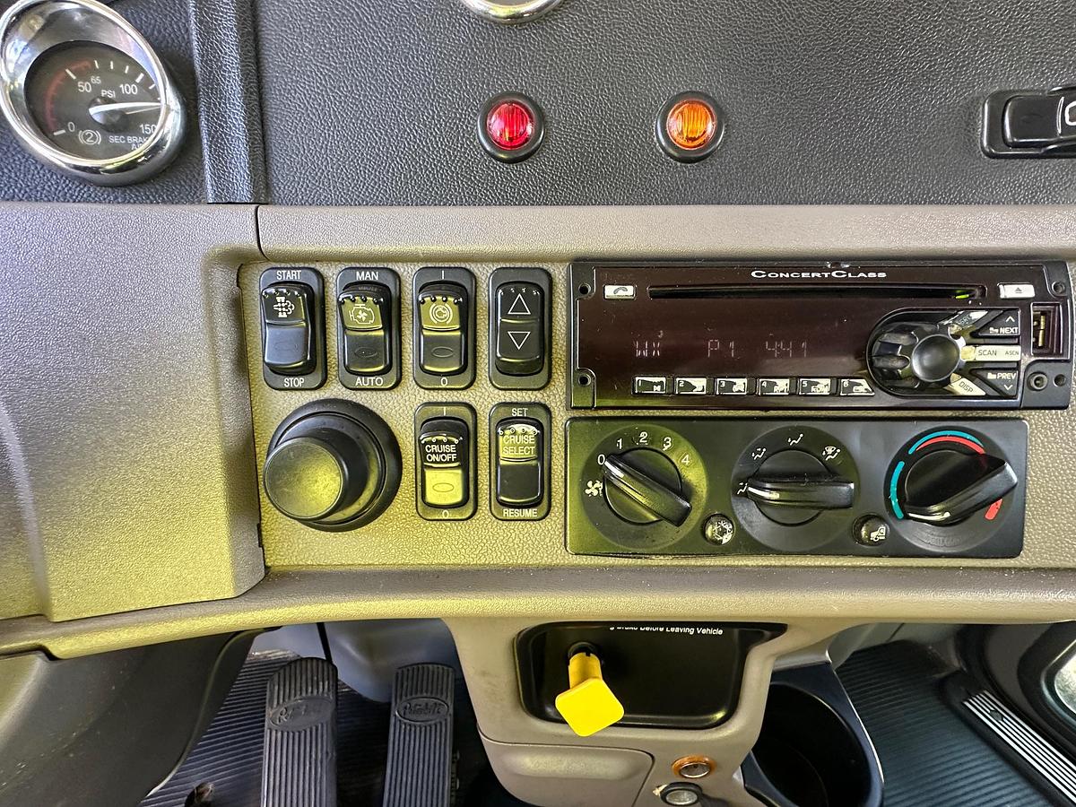 Used 2016 PETERBILT 365