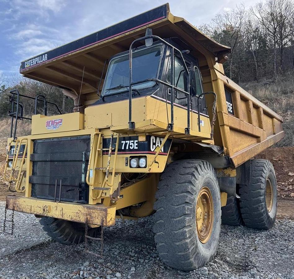 Used CATERPILLAR 775E