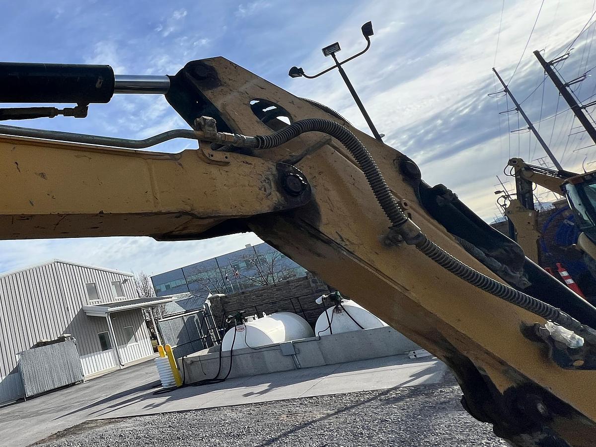 Used 2004 CATERPILLAR 305Cr