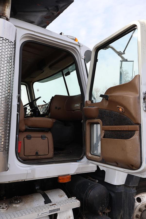 Used 2007 MACK Granite CV713