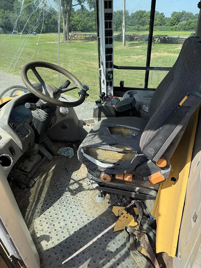 Used 2010 VOLVO L60F