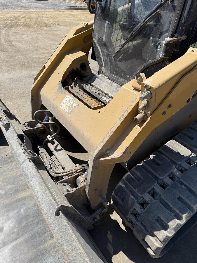 Used 2017 CATERPILLAR 299D2