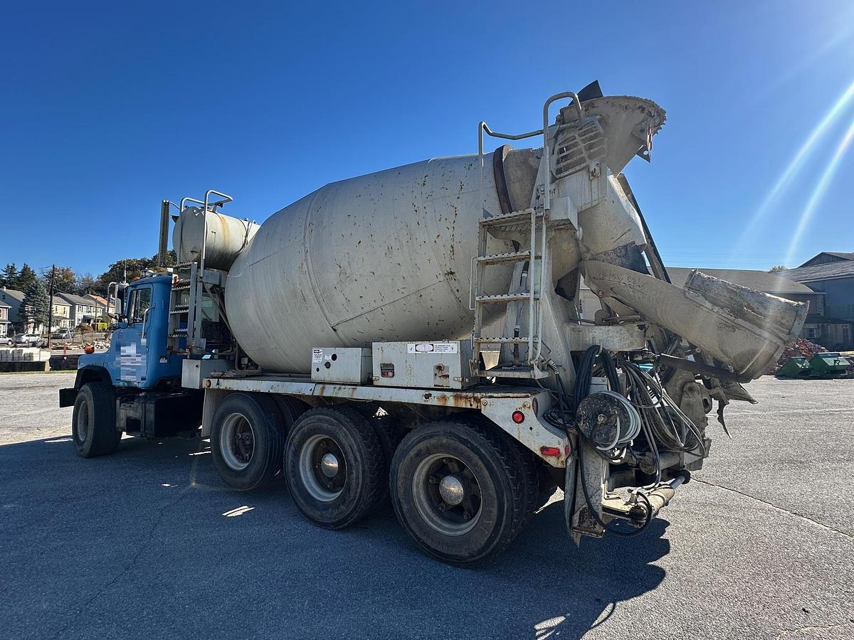 Used 2003 MACK DM690S