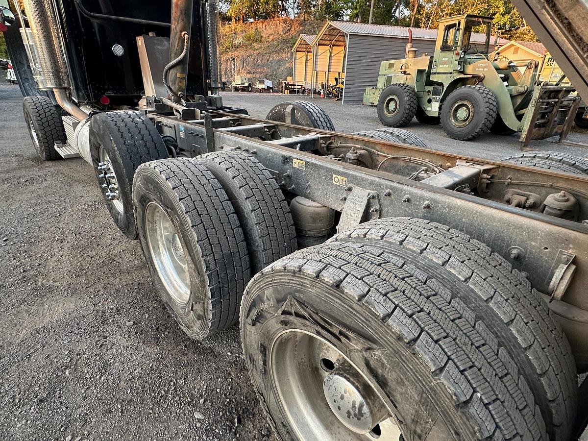 Used 2019 PETERBILT 389L