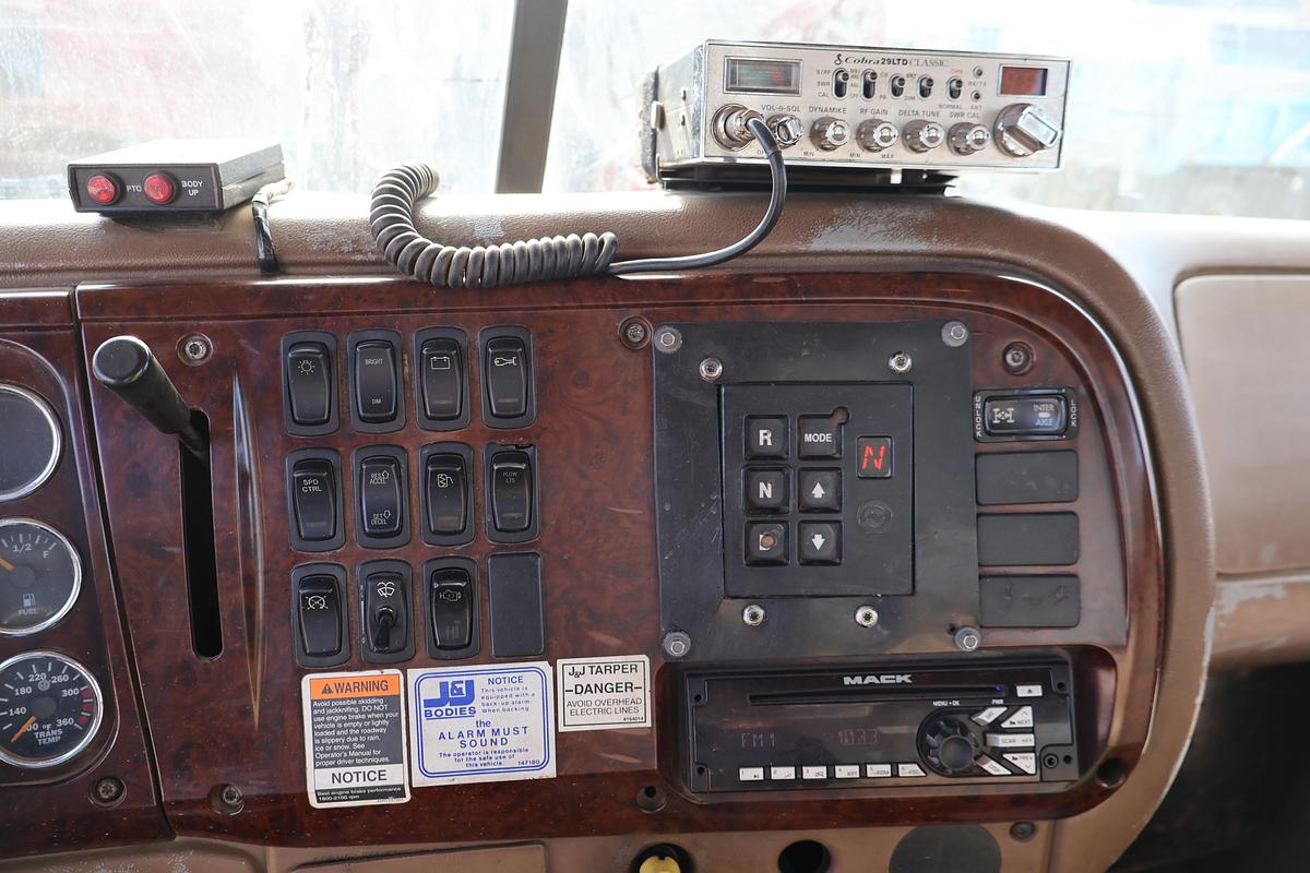 Used 2007 MACK Granite CV713