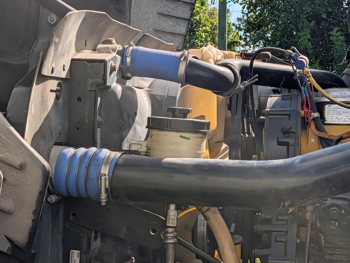 Used 2015 CATERPILLAR CT660 S