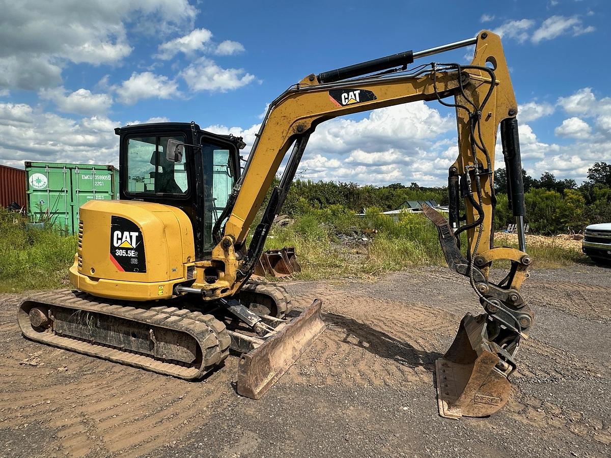 Used 2017 CATERPILLAR 305.5E2 CR