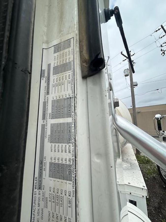 Used 2019 MACK GR64FR