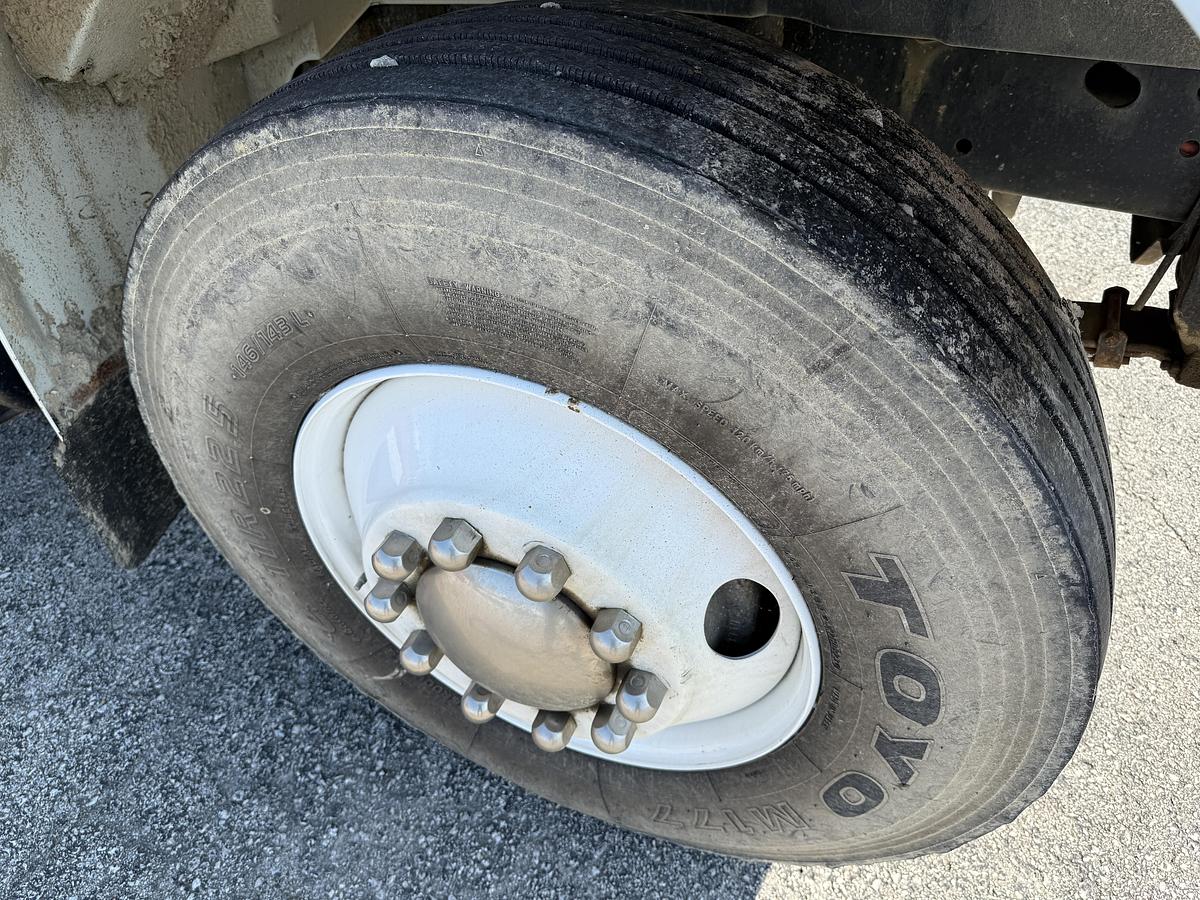 Used 1995 INTERNATIONAL 4900