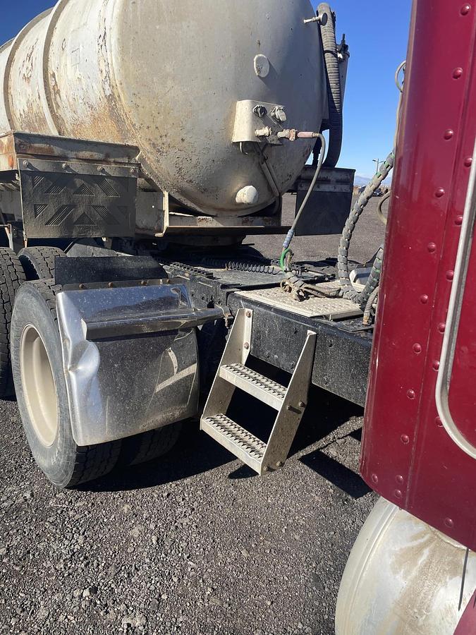 Used 1989 PETERBILT 379