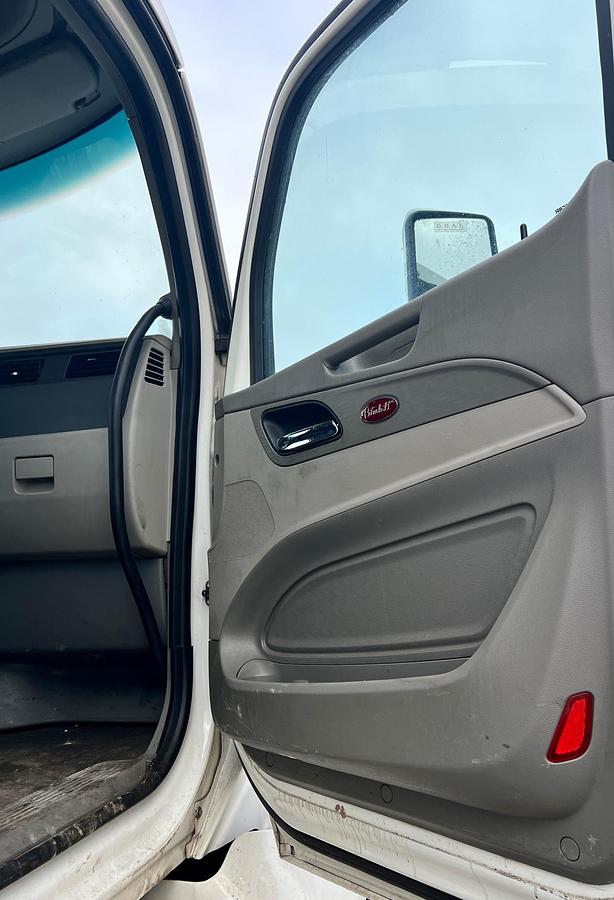 Used 2021 PETERBILT 579