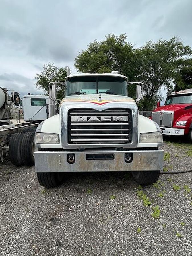 Used 2017 MACK GU713