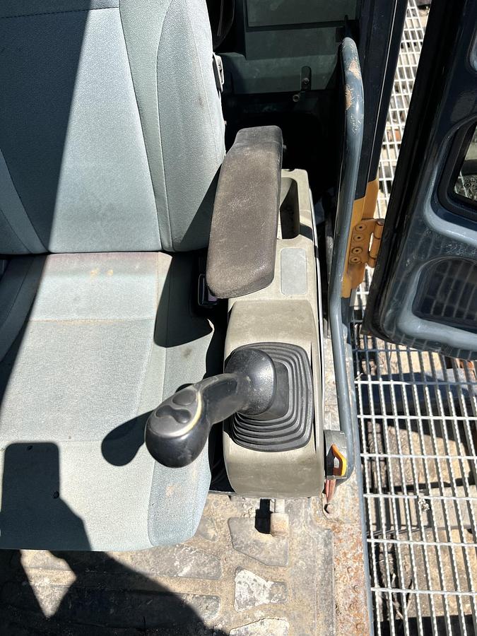 Used 2016 HYUNDAI ROBEX290LC-9