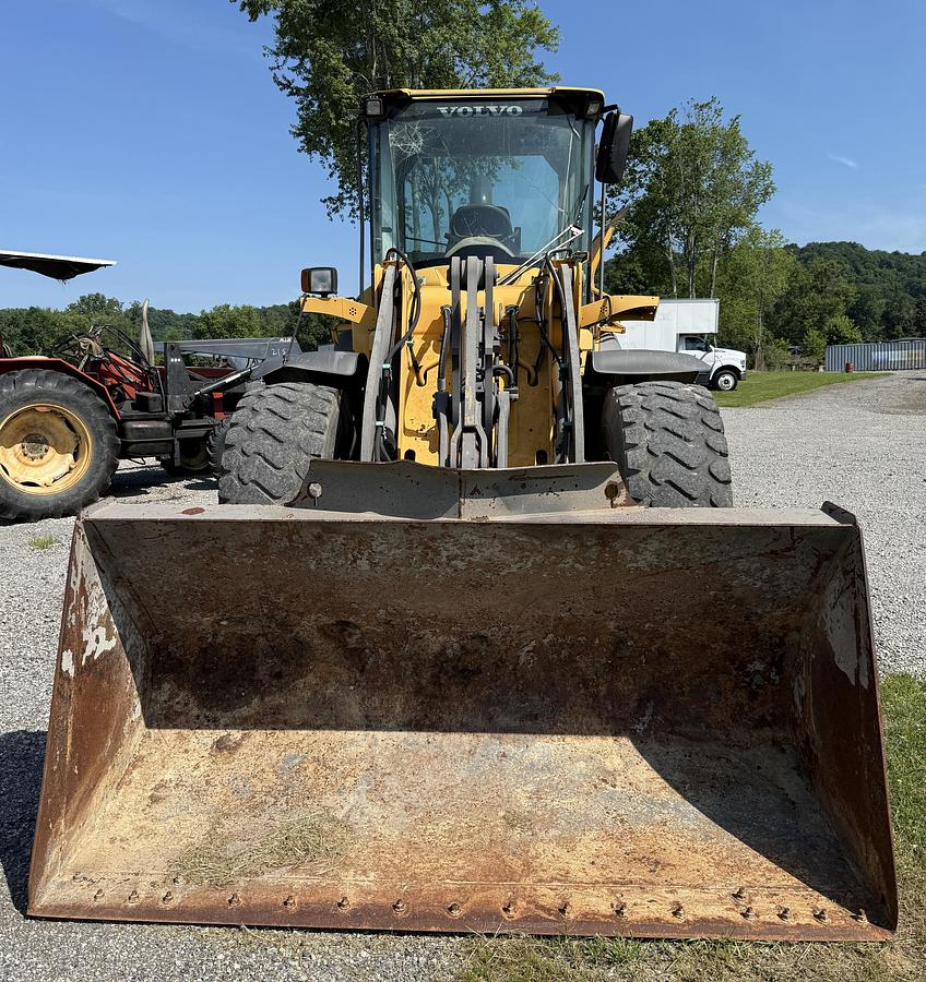 Used 2010 VOLVO L60F
