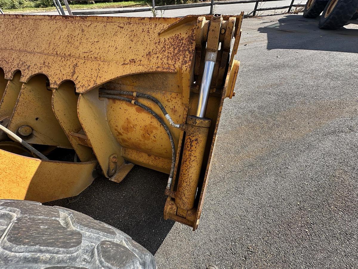 Used 1994 CATERPILLAR 938F