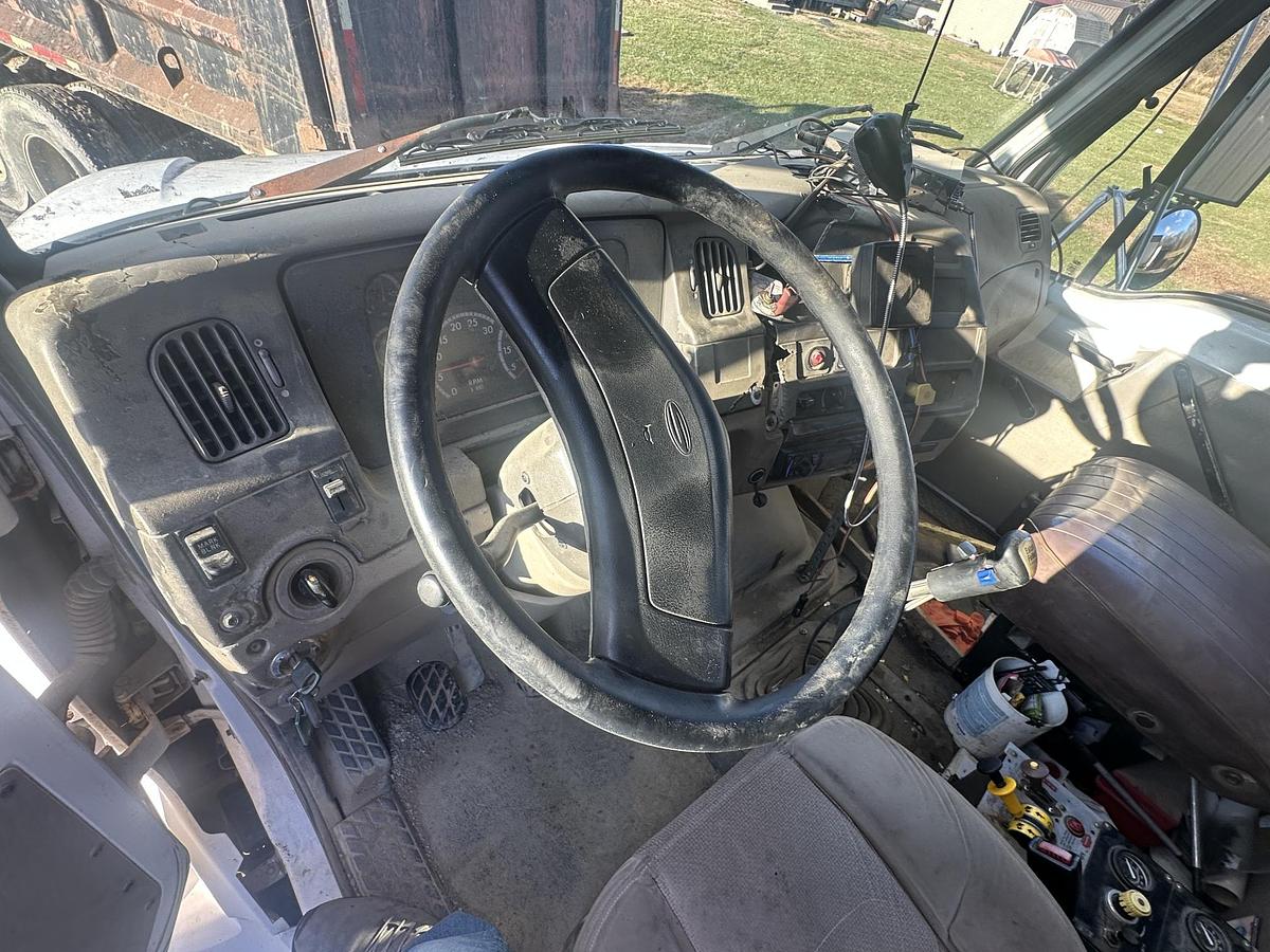 Used 2004 STERLING L7500