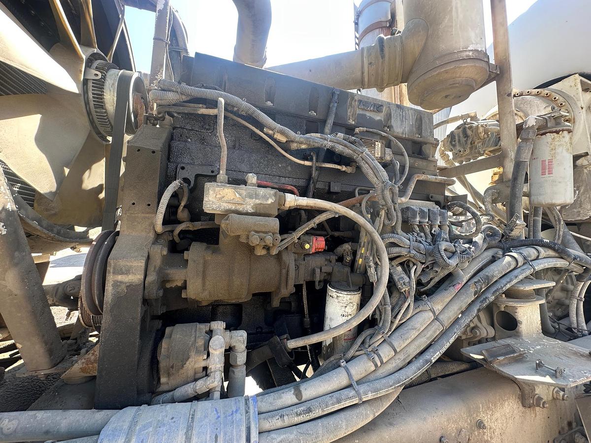 Used 2007 PHOENIX Front Discharge Mixer