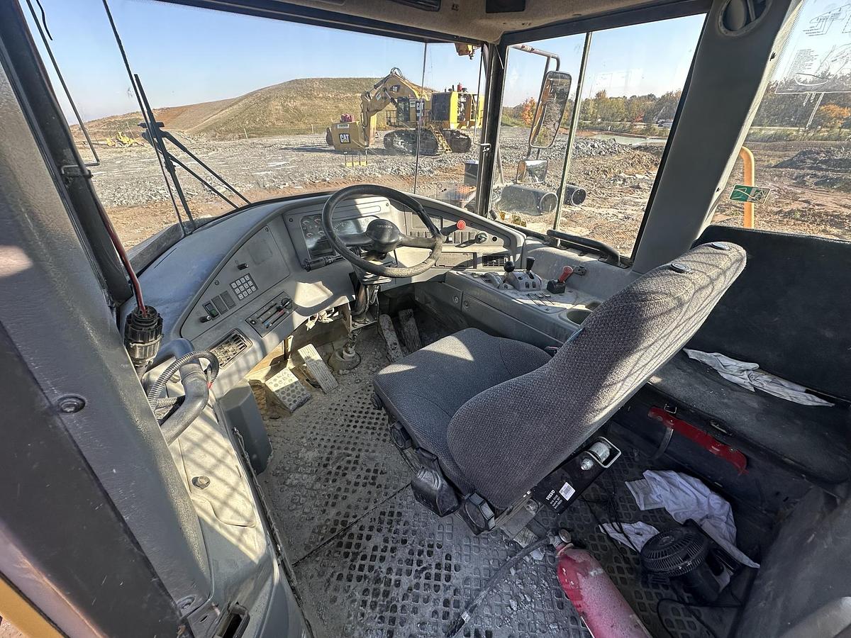 Used 2002 VOLVO A40D