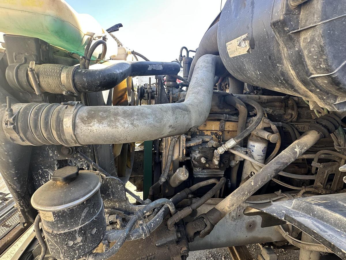 Used 2000 STERLING AT9513