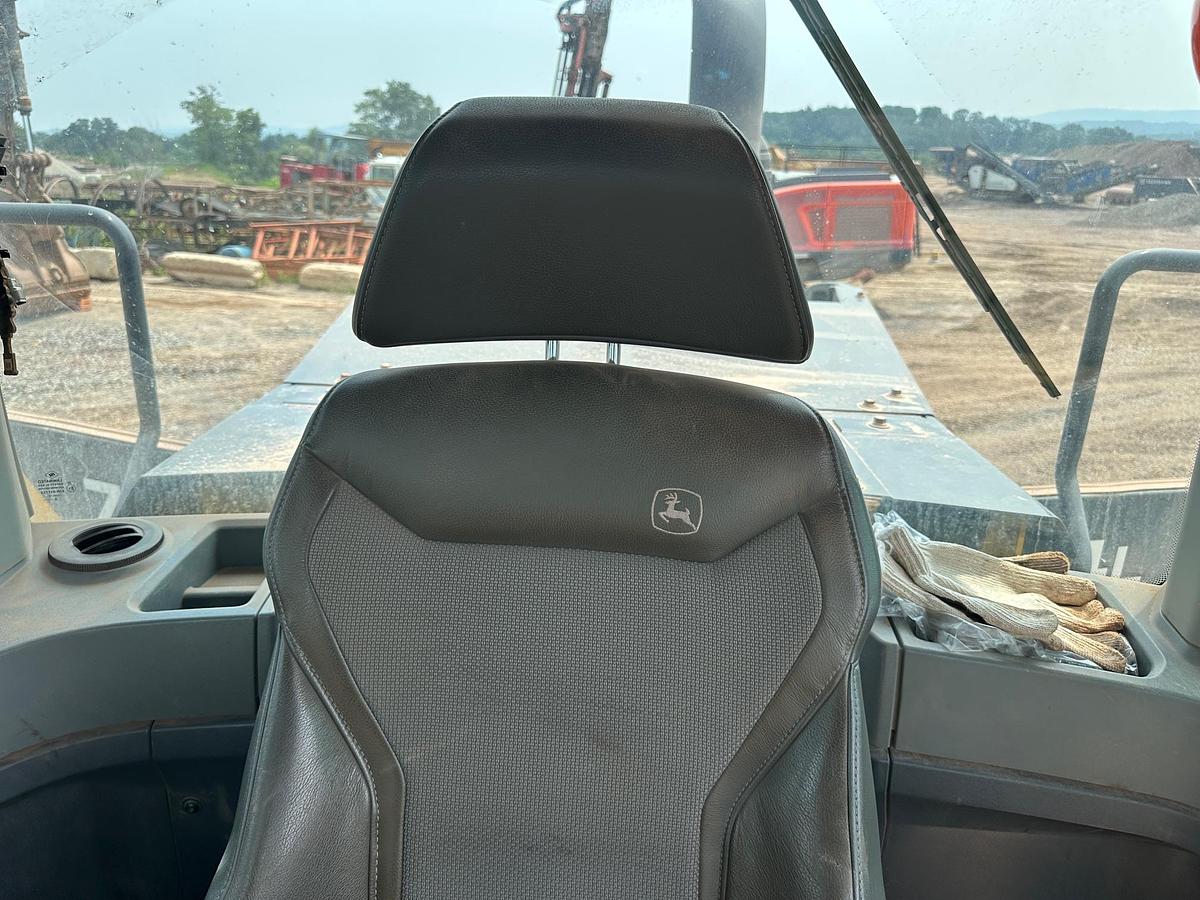 Used 2020 DEERE 744L