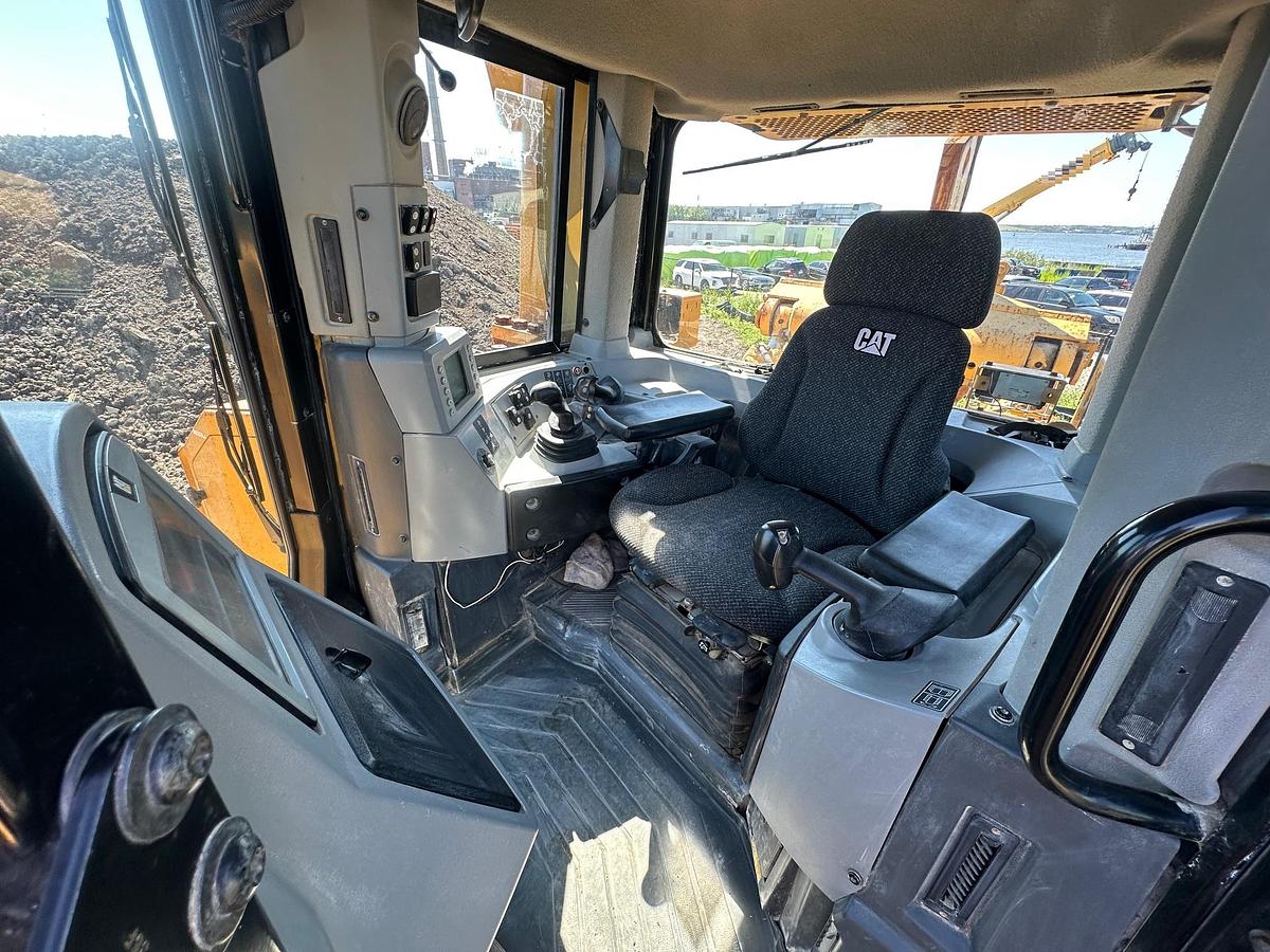 Used 2014 CATERPILLAR D8T