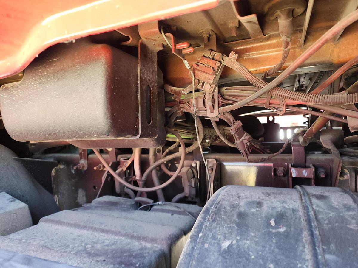 Used 2008 VOLVO VNM D13 4x2