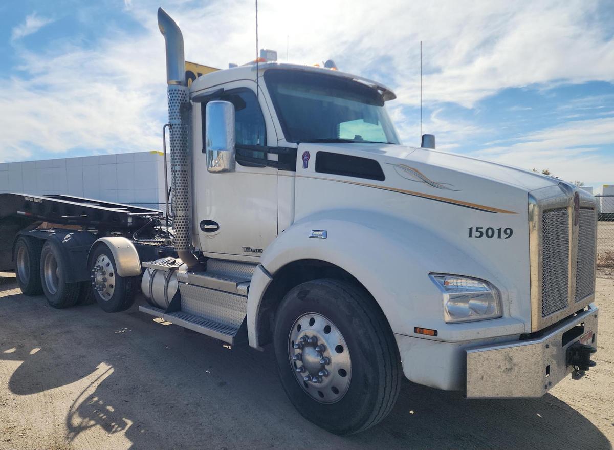 Used 2021 KENWORTH T880