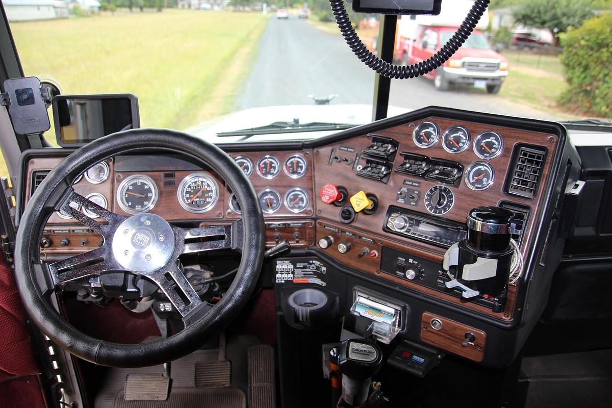 Used 1995 FREIGHTLINER 120