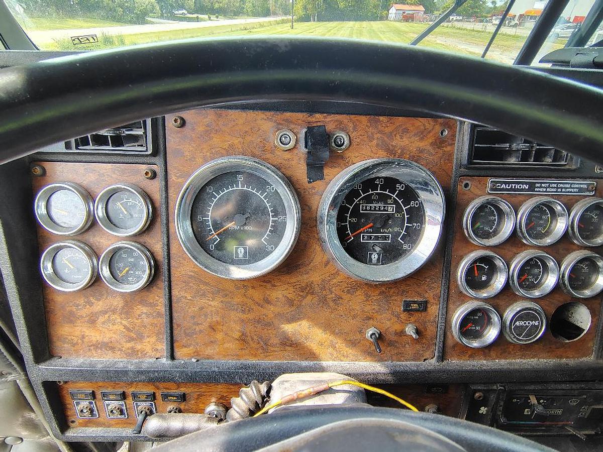 Used 1999 KENWORTH W900L