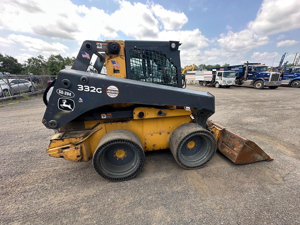 Used 2017 DEERE 332G