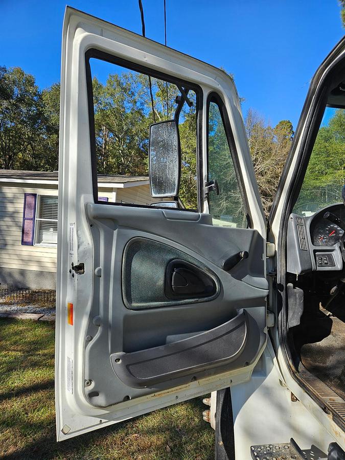 Used 2004 INTERNATIONAL 4200