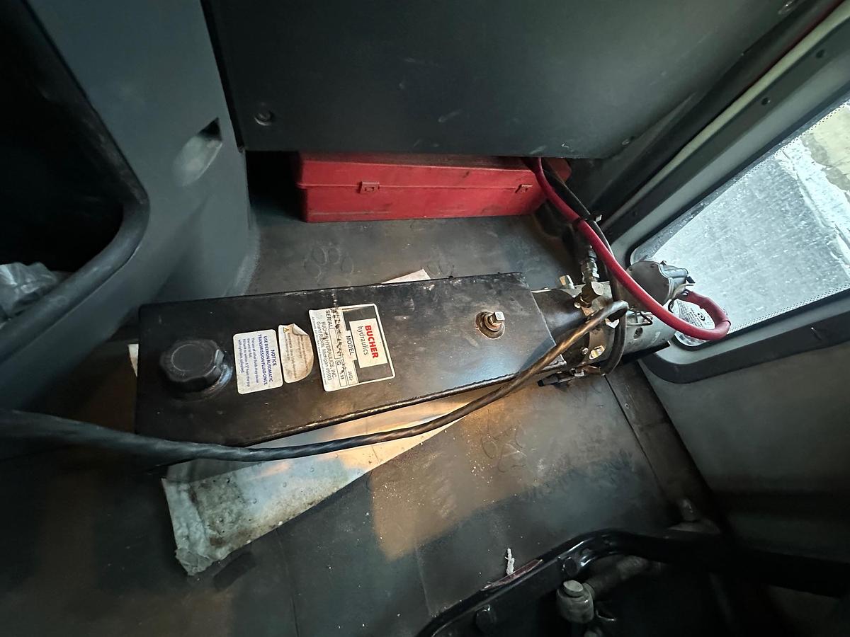 Used 2017 MACK Granite GU713