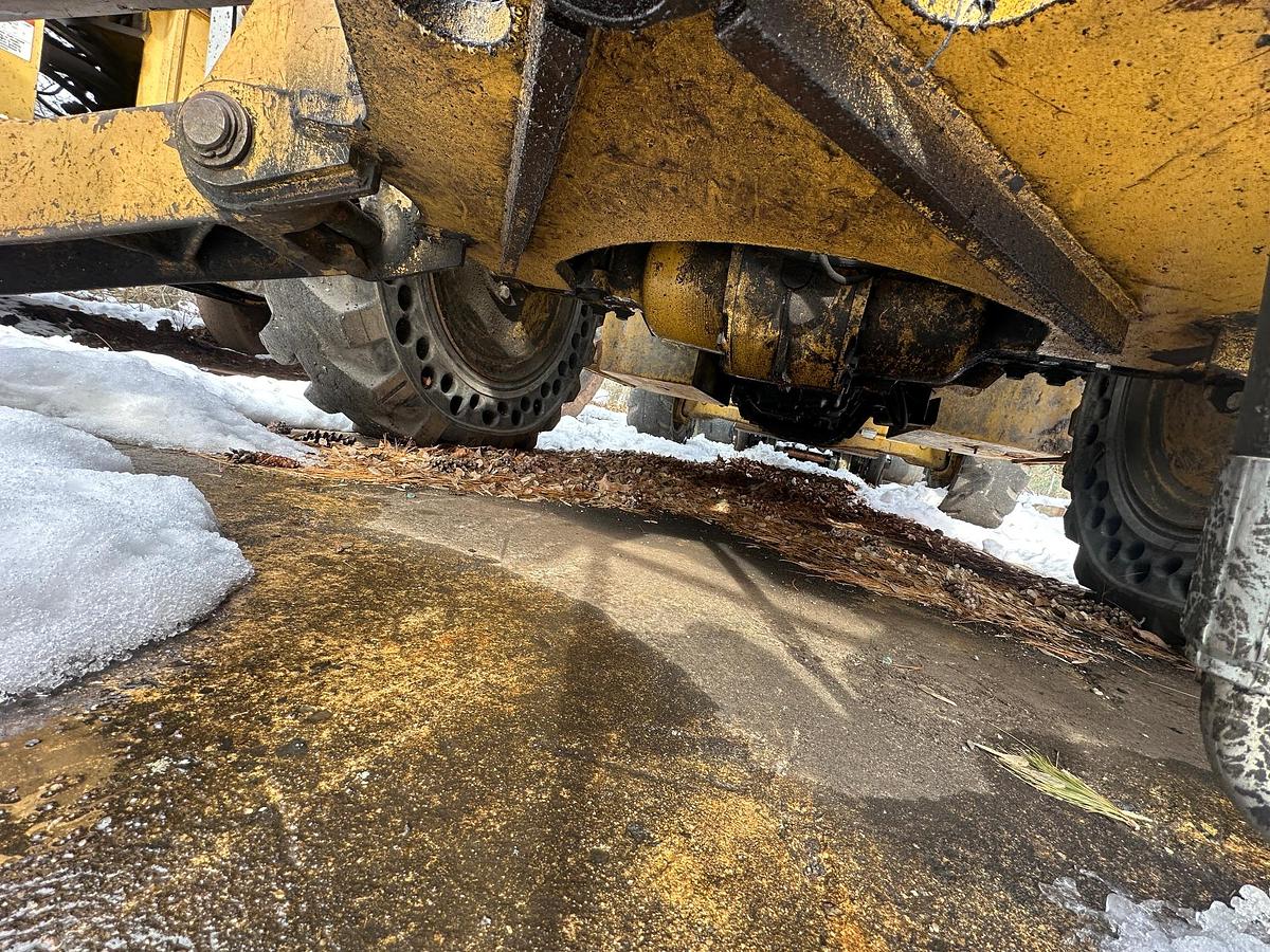 Used 2004 CATERPILLAR 420D IT