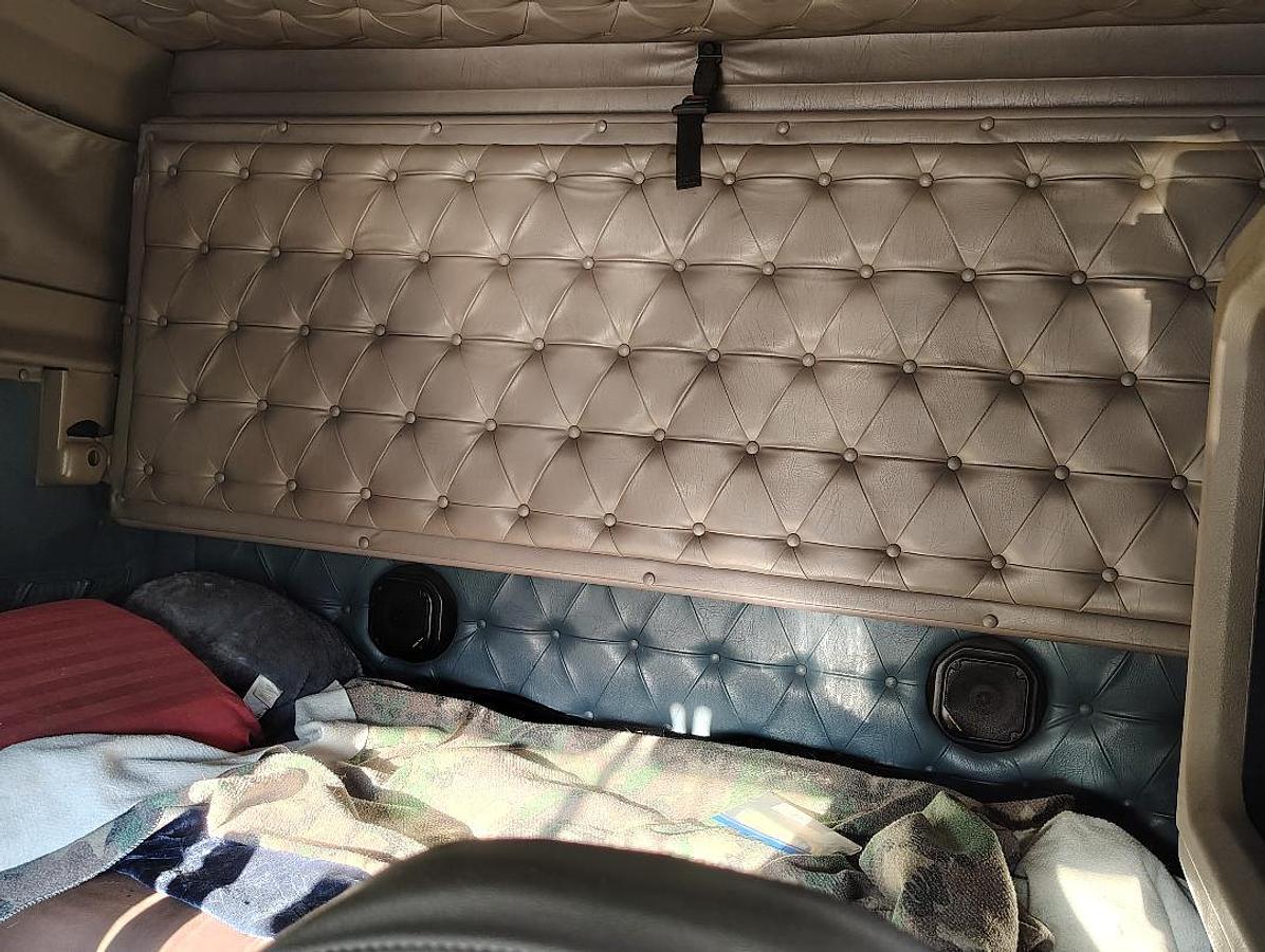 Used 1998 INTERNATIONAL 9300