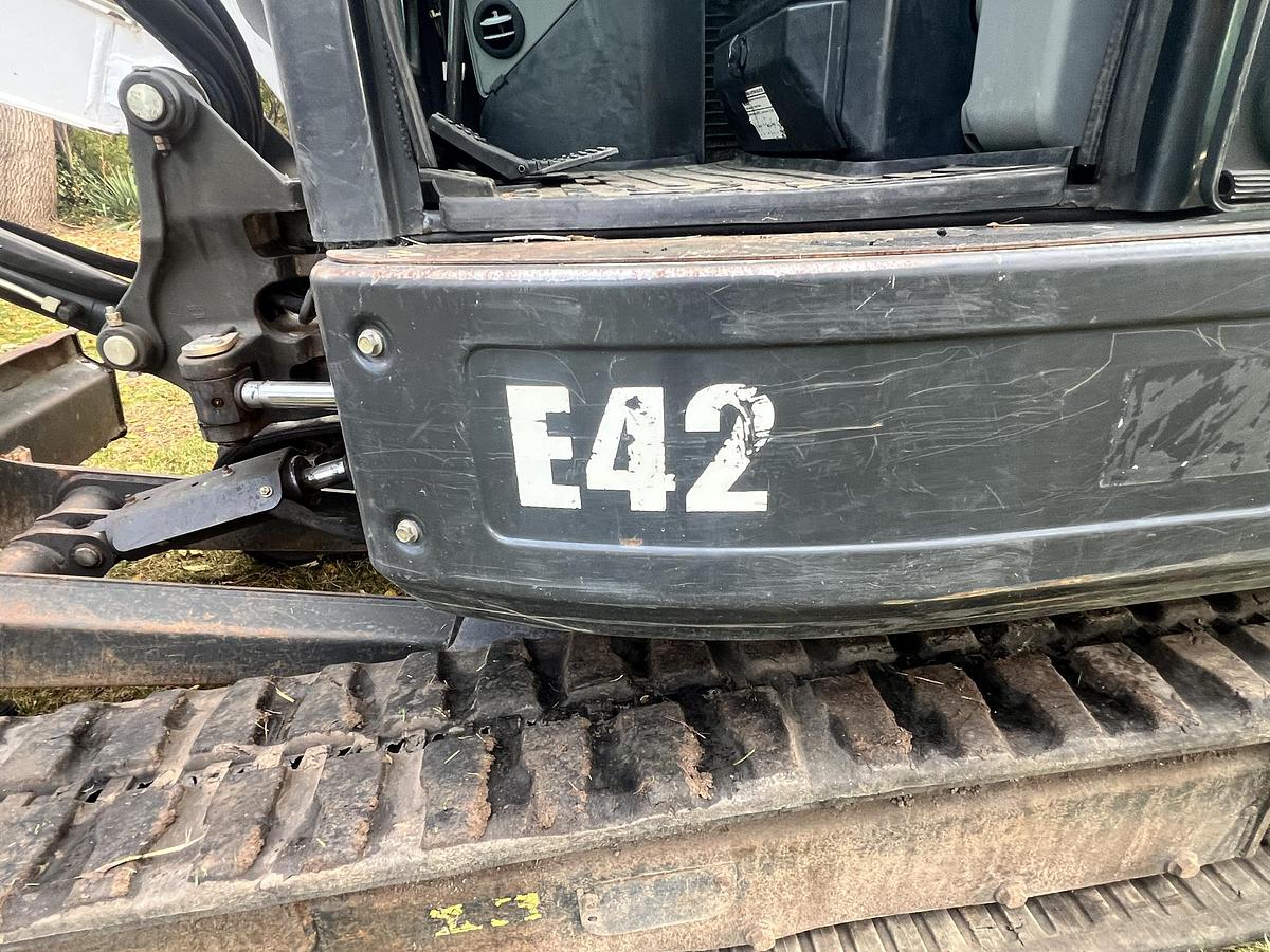 Used 2015 BOBCAT e42