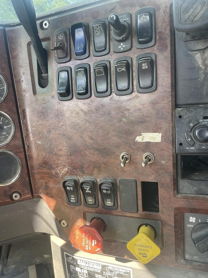 Used 2008 MACK CHU 613 Pinnacle