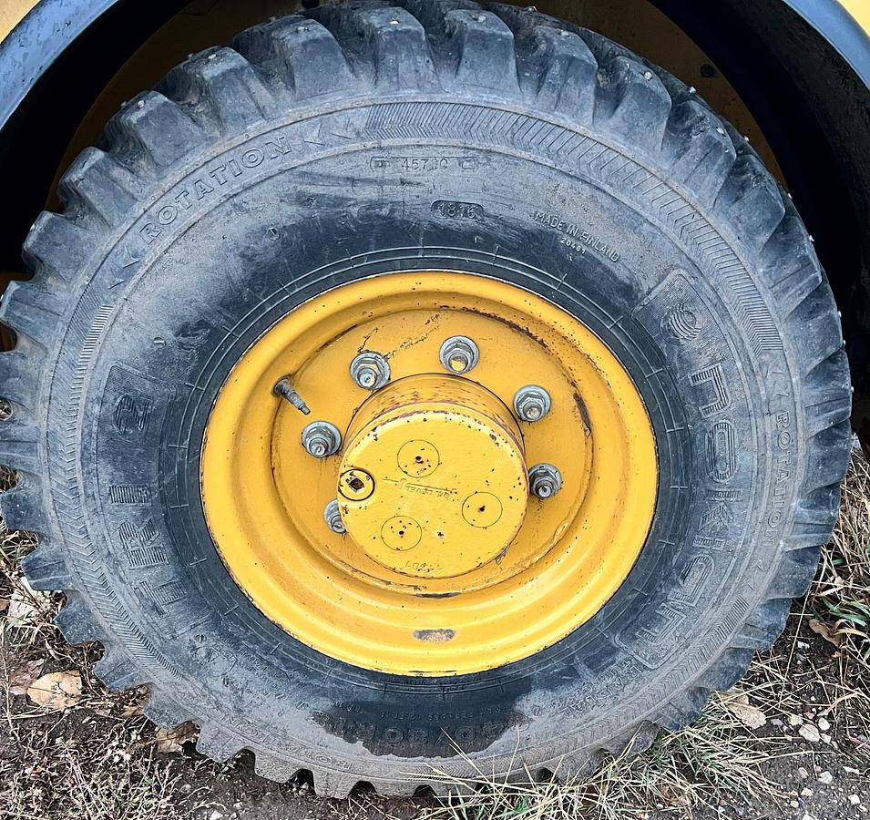 Used 2016 CATERPILLAR 907M