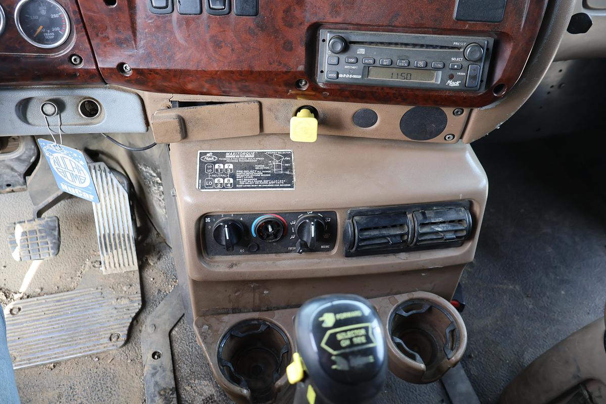 Used 2007 MACK Granite CV713