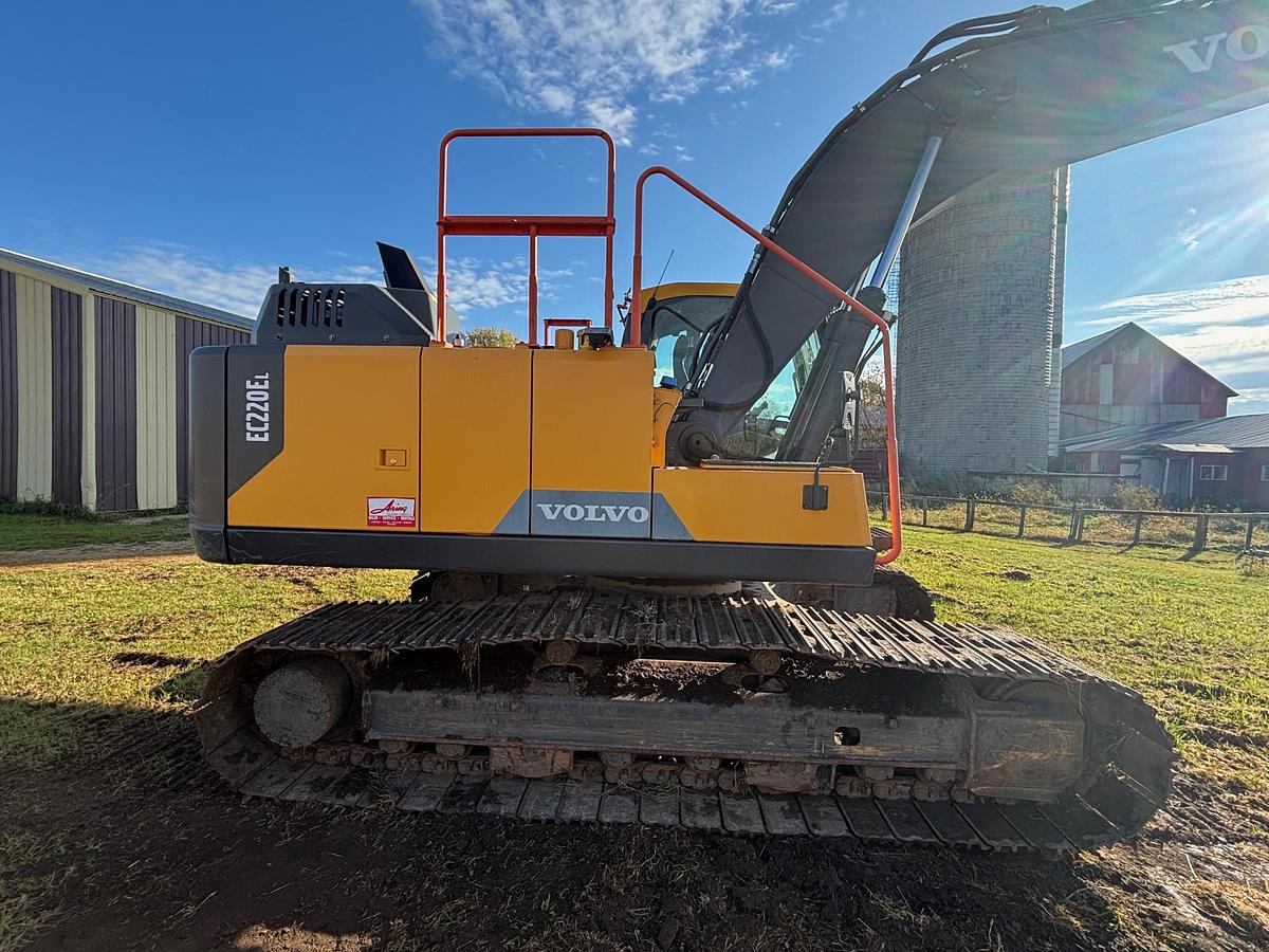 Used 2019 VOLVO EC220EL