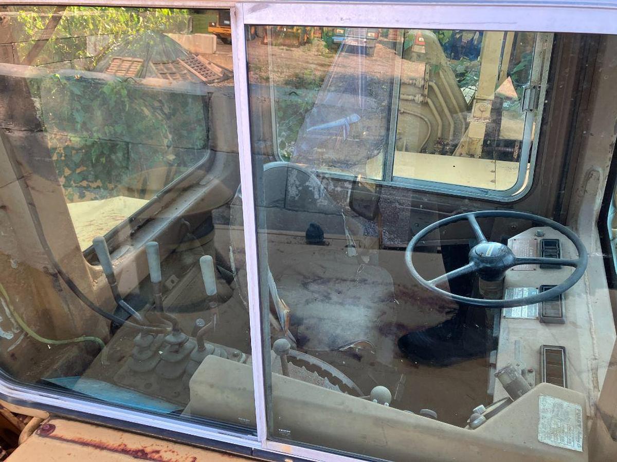 Used 1984 CATERPILLAR 615